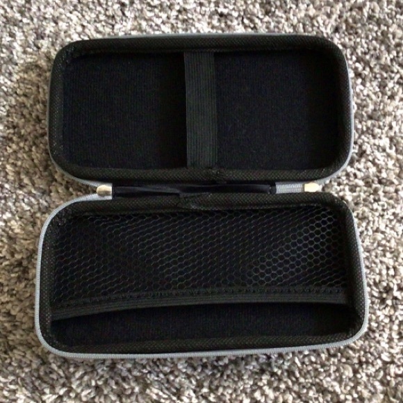 Silver Accessory Case - Picture 2 of 2